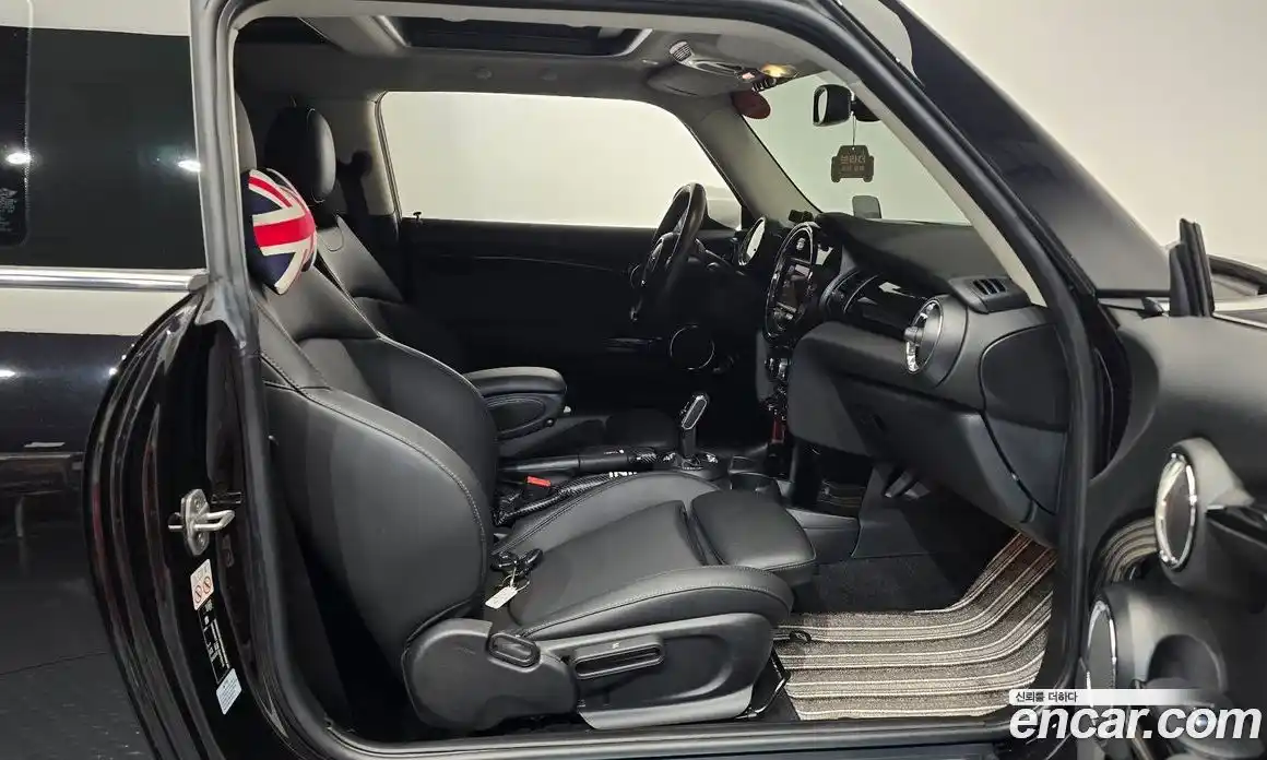 Mini Cooper 2020 1.5 Автомат в Москве № 135972, фото 15