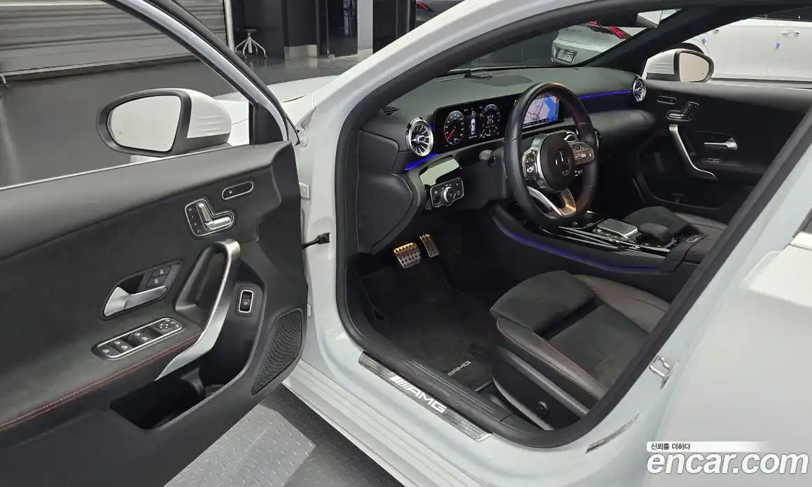 Mercedes-Benz A-Class 2021 2.0 Автомат в Москве № 138448, фото 4