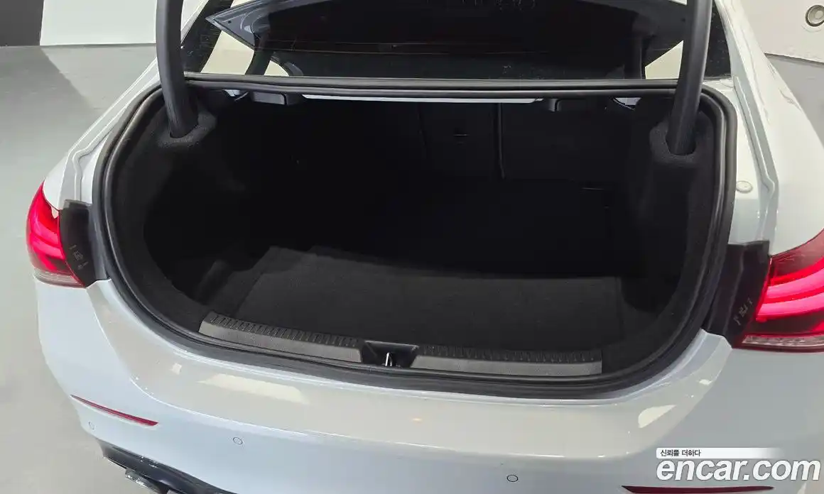 Mercedes-Benz A-Class 2021 2.0 Автомат в Москве № 138448, фото 9