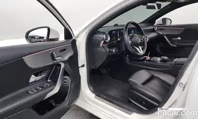 Mercedes-Benz A-Class 2021 2.0 Автомат в Москве № 139398, миниатюра 2