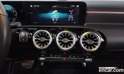 Mercedes-Benz A-Class 2021 2.0 Автомат в Москве № 139398, миниатюра 3