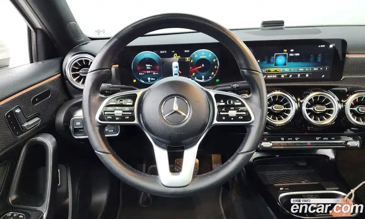 Mercedes-Benz A-Class 2021 2.0 Автомат в Москве № 139398, фото 8