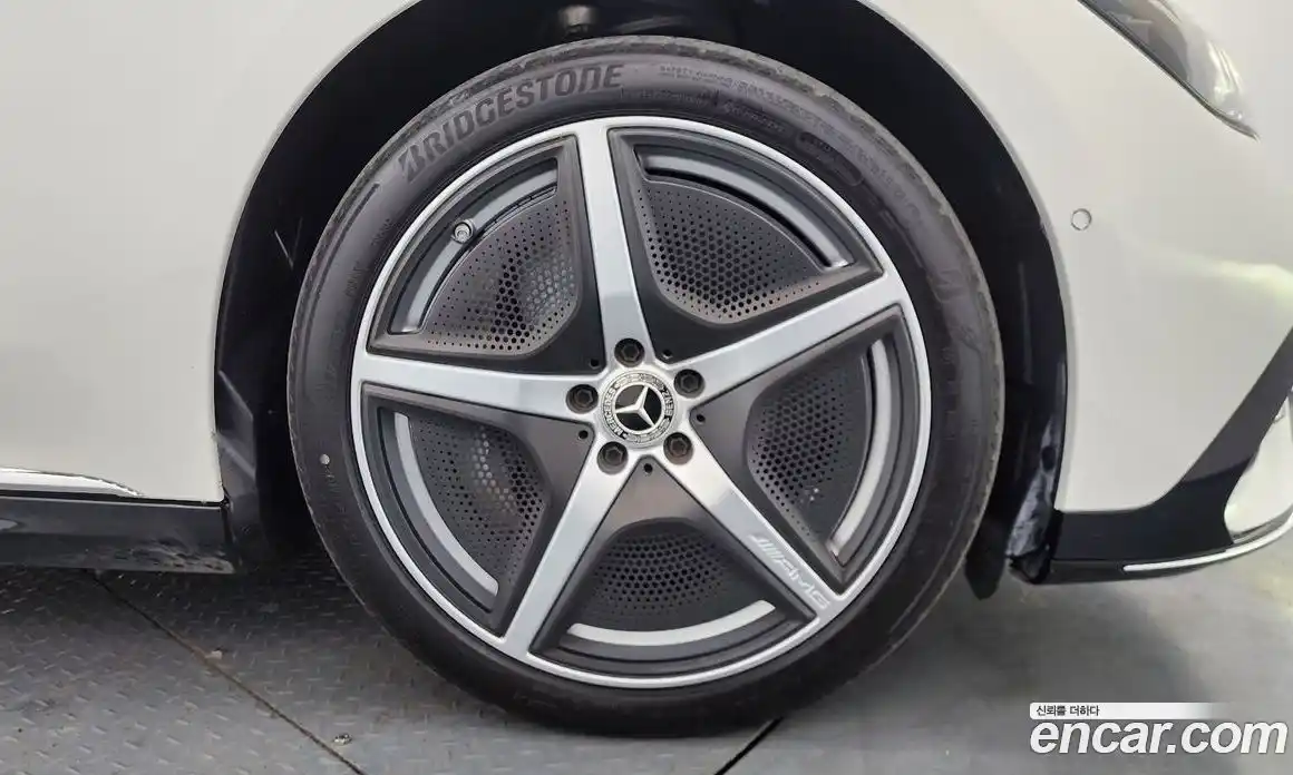 Mercedes-Benz EQE 2023 0.3 Автомат в Москве № 139525, фото 19