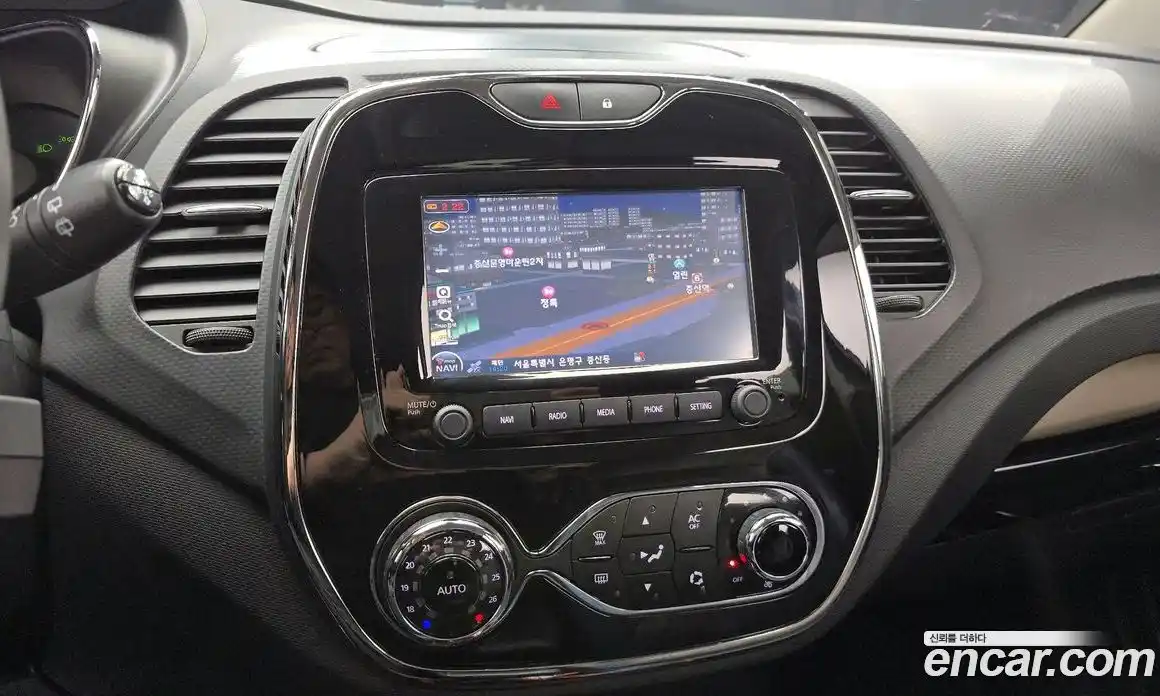 Renault QM3 2015 1.5 Автомат в Москве № 148202, фото 16