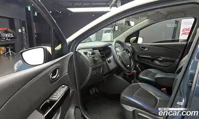 Renault QM3 2015 1.5 Автомат в Москве № 148202, миниатюра 10
