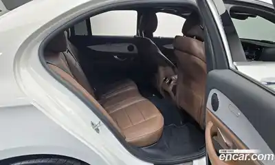 Mercedes-Benz E-Class 2021 2.0 Автомат в Москве № 160440, миниатюра 12