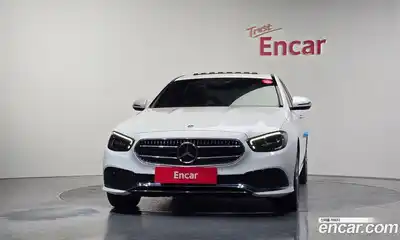 Mercedes-Benz E-Class 2021 2.0 Автомат в Москве № 160440, миниатюра 3