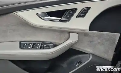 Audi Q8 2021 3.0 Автомат в Москве № 163811, миниатюра 11