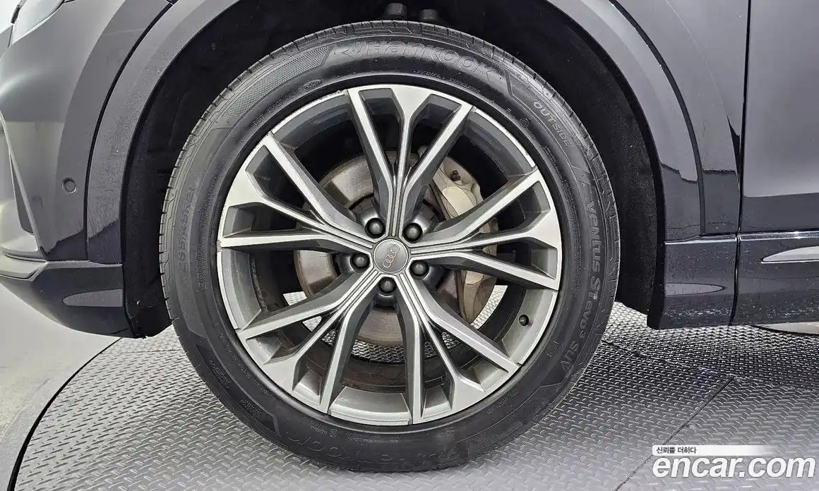 Audi Q8 2021 3.0 Автомат в Москве № 163811, фото 7