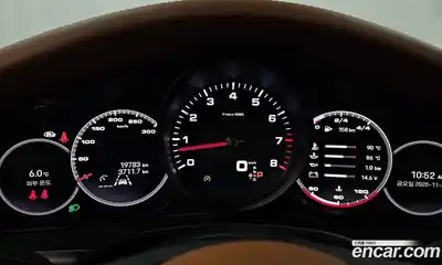 Porsche Panamera 2023 2.9 Автомат в Москве № 165010, миниатюра 3