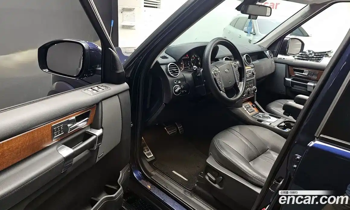 Land Rover Discovery 2016 3.0 Автомат в Москве № 166270, фото 14