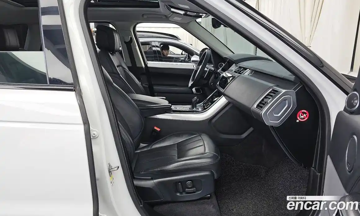 Land Rover Range-Rover Sport 2018 3.0 Автомат в Москве № 166368, фото 11