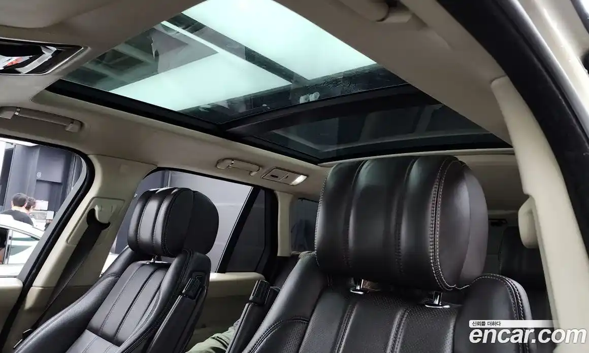 Land Rover Range-Rover 2014 4.4 Автомат в Москве № 166578, фото 17