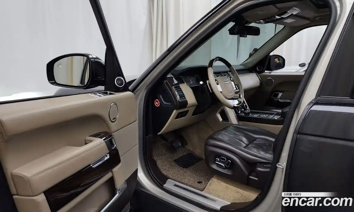 Land Rover Range-Rover 2014 4.4 Автомат в Москве № 166578, фото 9