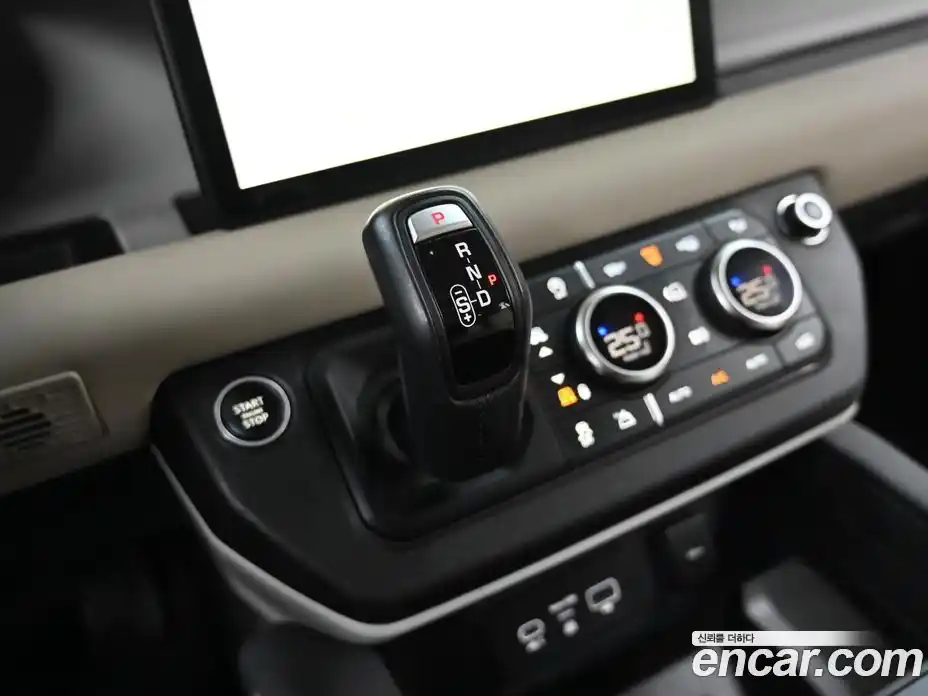 Land Rover Defender 2020 2.0 Автомат в Москве № 166868, фото 9