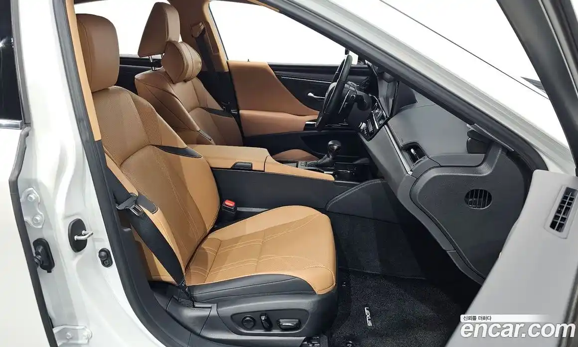 Lexus ES 2023 2.5 Автомат в Москве № 168082, фото 3