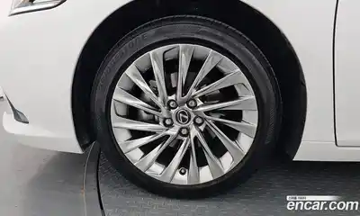 Lexus ES 2023 2.5 Автомат в Москве № 168082, миниатюра 4