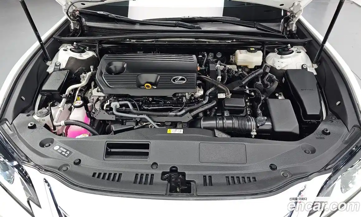 Lexus ES 2023 2.5 Автомат в Москве № 168082, фото 8