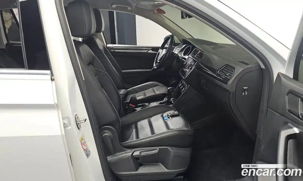 Volkswagen Tiguan 2020 2.0 Автомат в Москве № 169105, фото 11