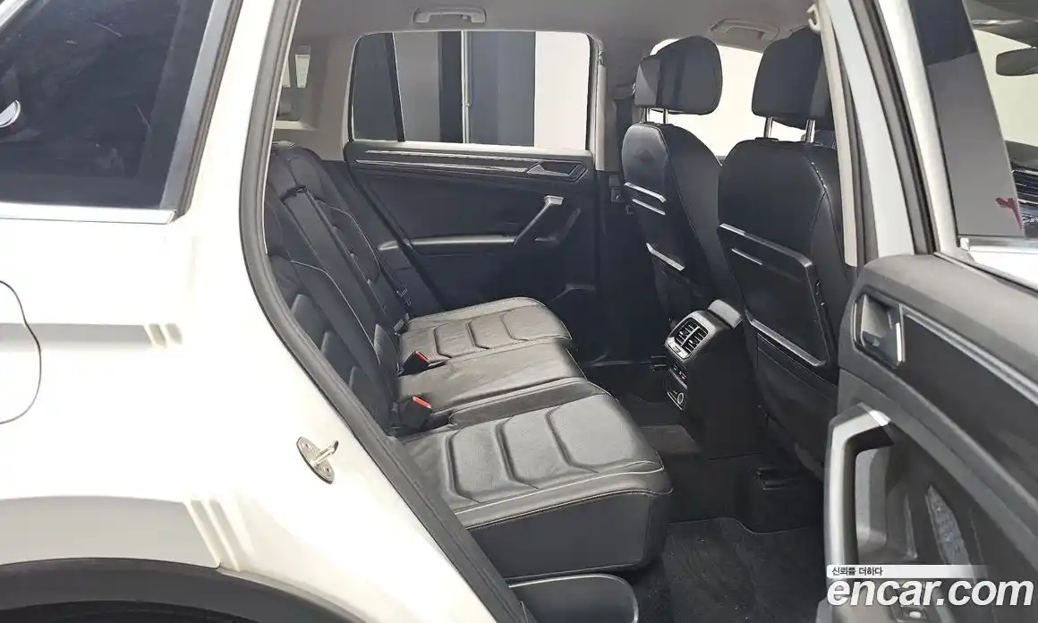 Volkswagen Tiguan 2020 2.0 Автомат в Москве № 169105, фото 12