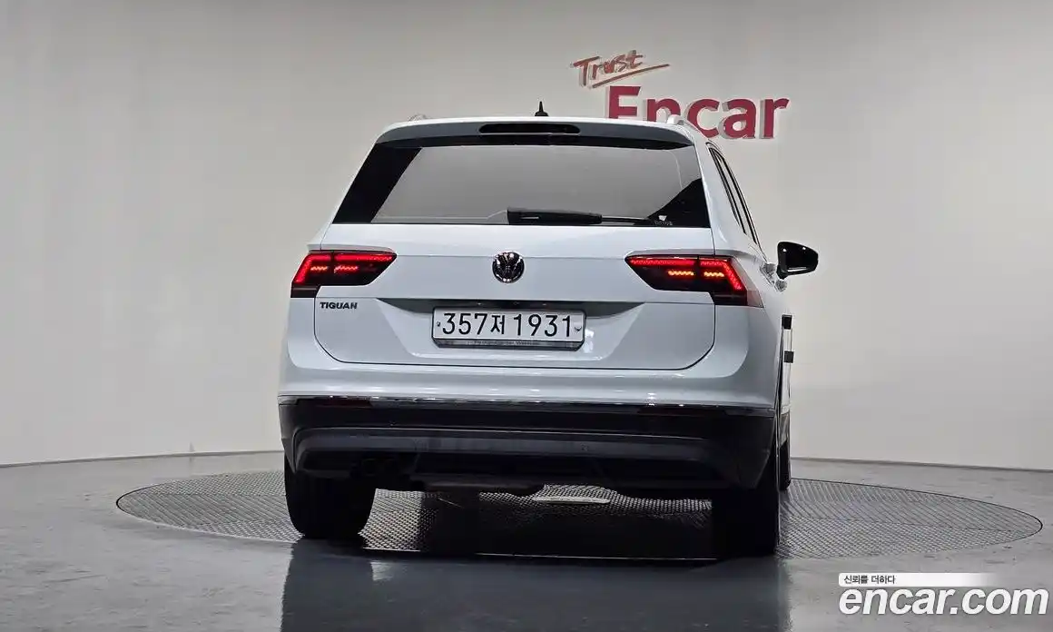 Volkswagen Tiguan 2020 2.0 Автомат в Москве № 169105, фото 4