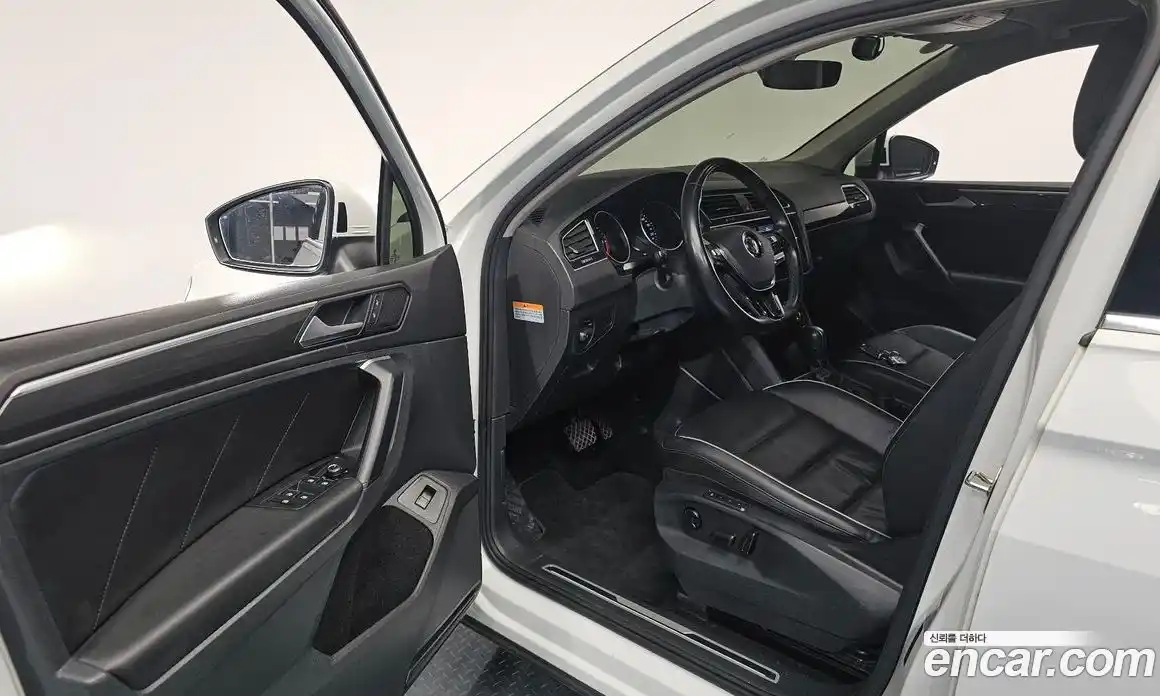 Volkswagen Tiguan 2020 2.0 Автомат в Москве № 169105, фото 10