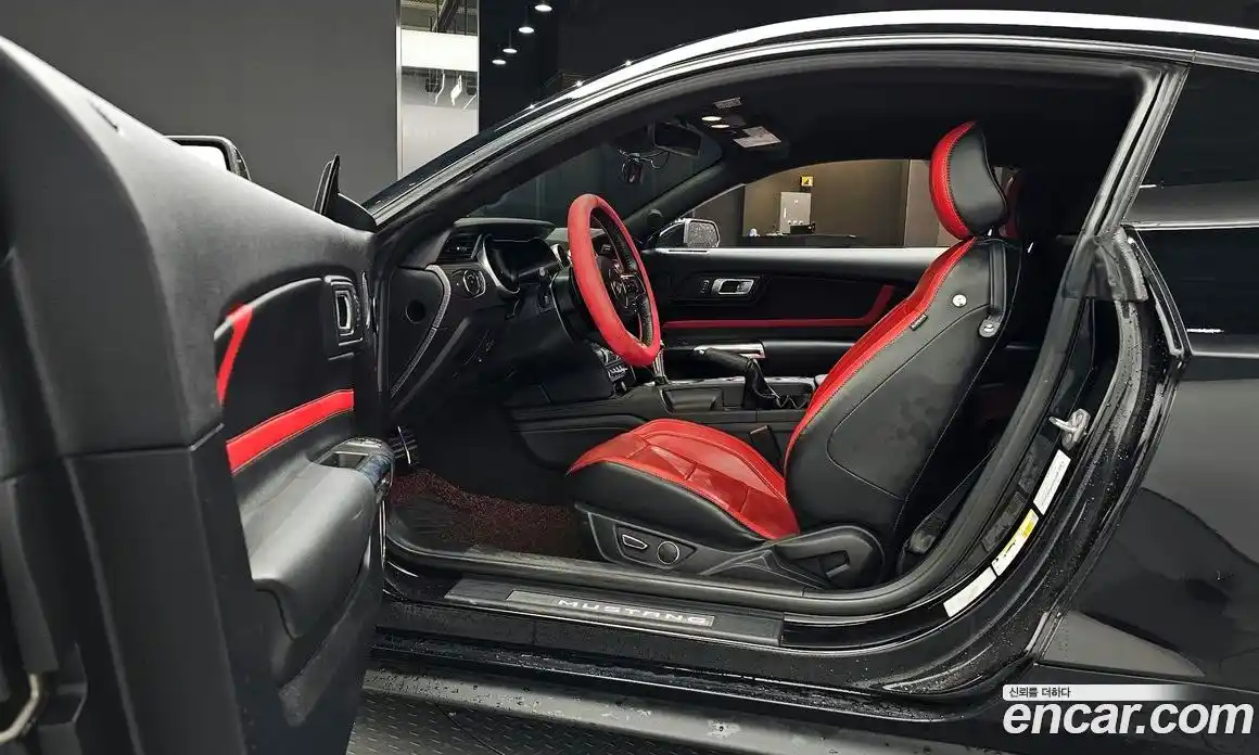 Ford Mustang 2019 2.3 Автомат в Москве № 170939, фото 14