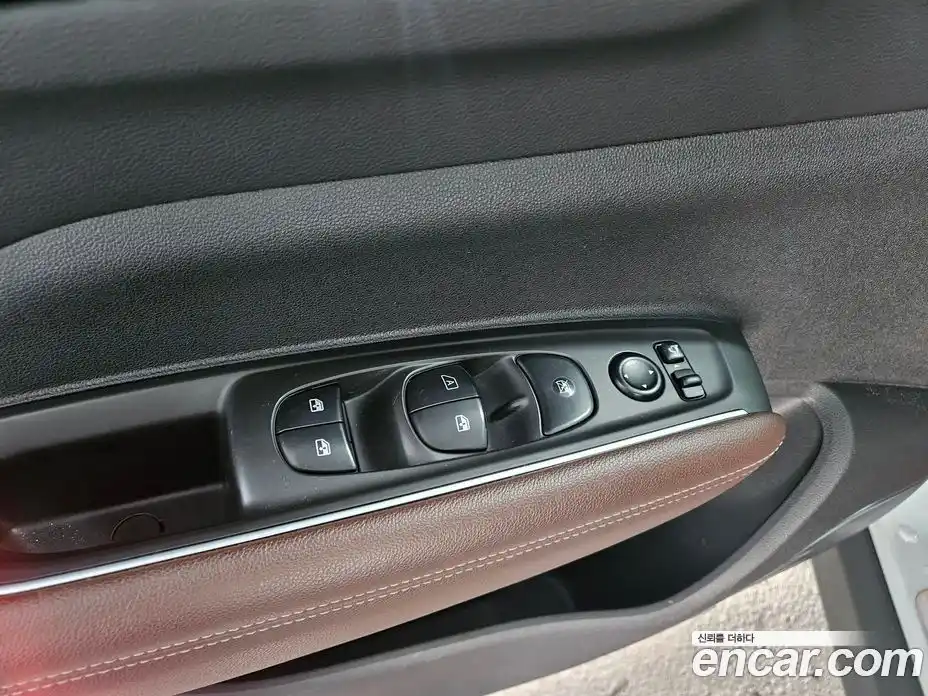 Renault QM6 2017 2.0 Автомат в Москве № 185787, фото 17