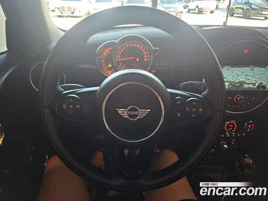 Mini Cooper 2016 1.5 Автомат в Москве № 188310, фото 11