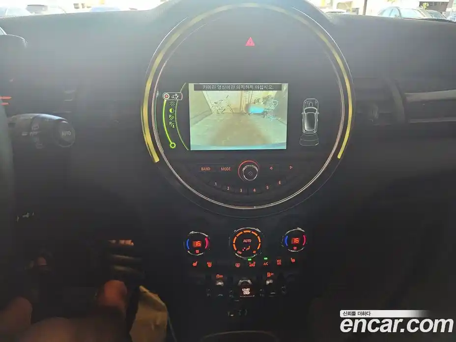 Mini Cooper 2016 1.5 Автомат в Москве № 188310, фото 13