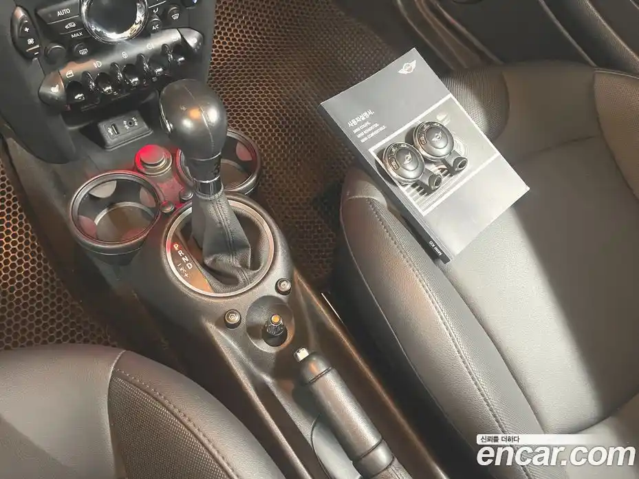 Mini Roadster 2014 1.6 Автомат в Москве № 191296, фото 9