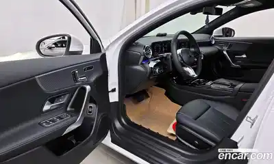 Mercedes-Benz A-Class 2025 2.0 Автомат в Москве № 193572, миниатюра 4