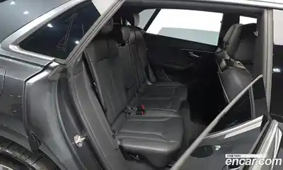 Audi Q8 2023 3.0 Автомат в Москве № 195991, миниатюра 11