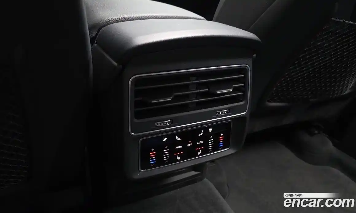 Audi Q8 2023 3.0 Автомат в Москве № 195991, фото 17