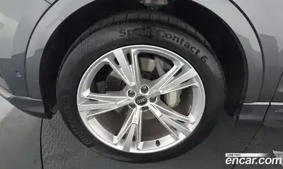 Audi Q8 2023 3.0 Автомат в Москве № 195991, миниатюра 4