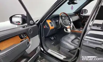 Land Rover Range-Rover 2018 4.4 Автомат в Москве № 198200, миниатюра 12