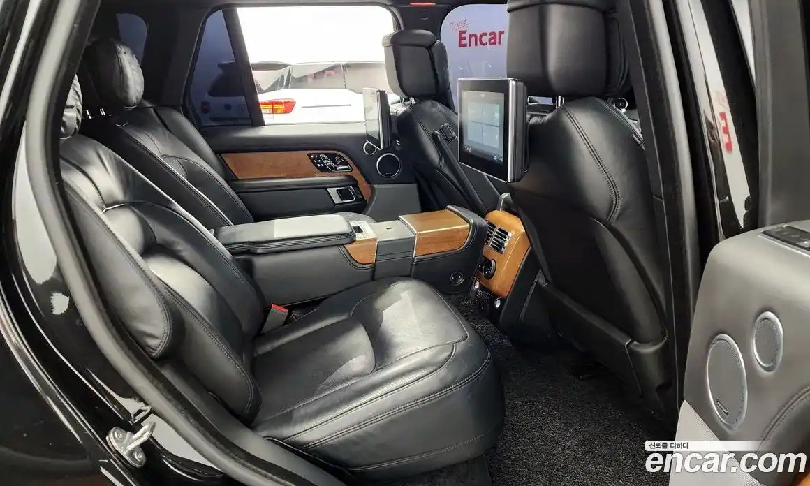 Land Rover Range-Rover 2018 4.4 Автомат в Москве № 198200, фото 17