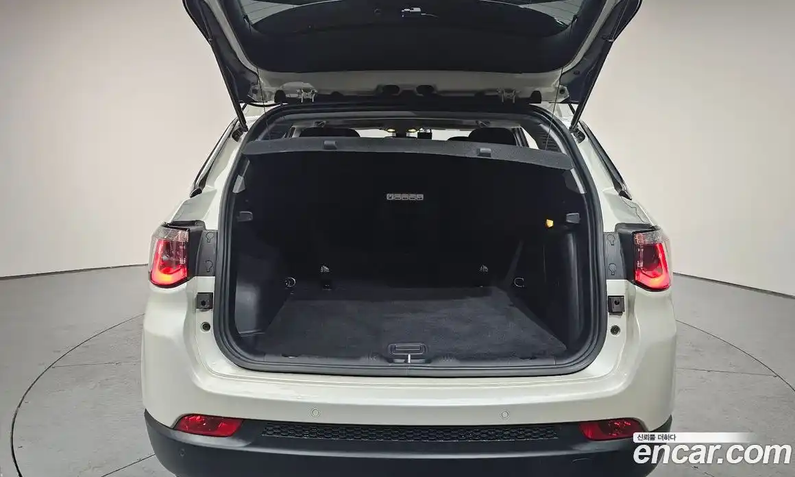 Jeep Compass 2021 2.4 Автомат в Москве № 199484, фото 8