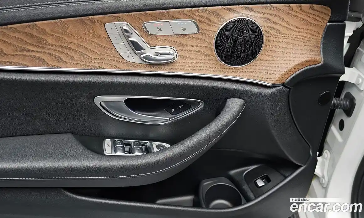 Mercedes-Benz E-Class 2023 2.0 Автомат в Москве № 205645, фото 15