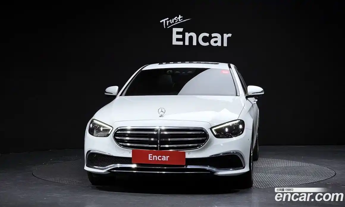 Mercedes-Benz E-Class 2023 2.0 Автомат в Москве № 205645, фото 3