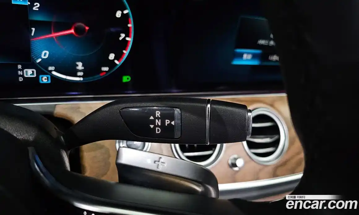 Mercedes-Benz E-Class 2023 2.0 Автомат в Москве № 205645, фото 9