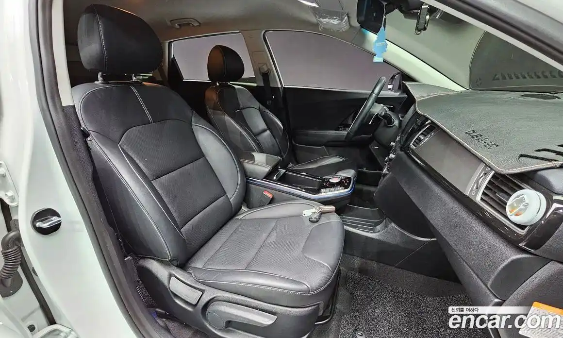 Kia Niro 2020 0.2 Автомат в Москве № 20586, фото 17