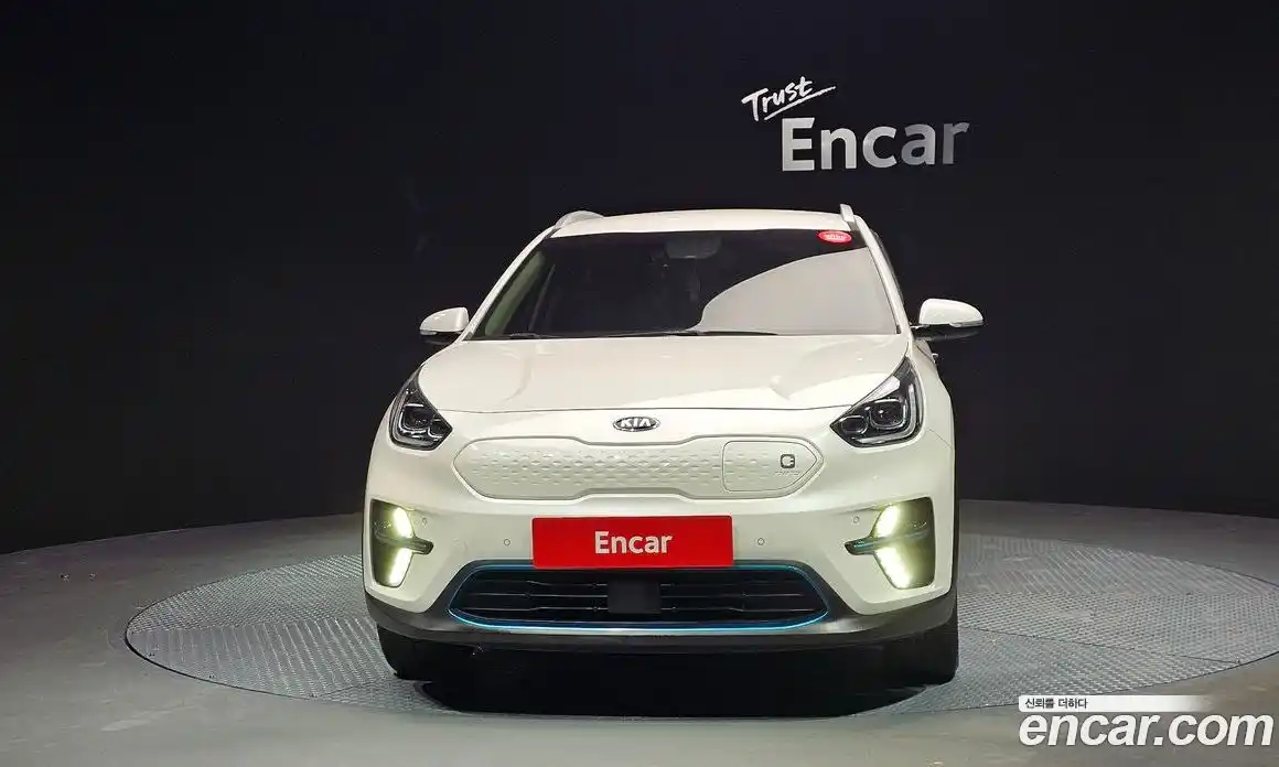 Kia Niro 2020 0.2 Автомат в Москве № 20586, фото 3