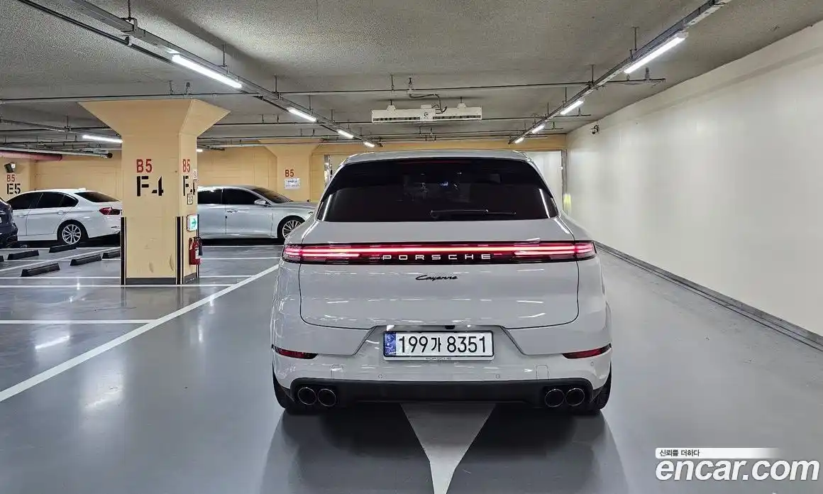 Porsche Cayenne 2024 3.0 Автомат в Москве № 213038, фото 11