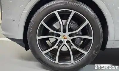 Porsche Cayenne 2024 3.0 Автомат в Москве № 213038, миниатюра 3