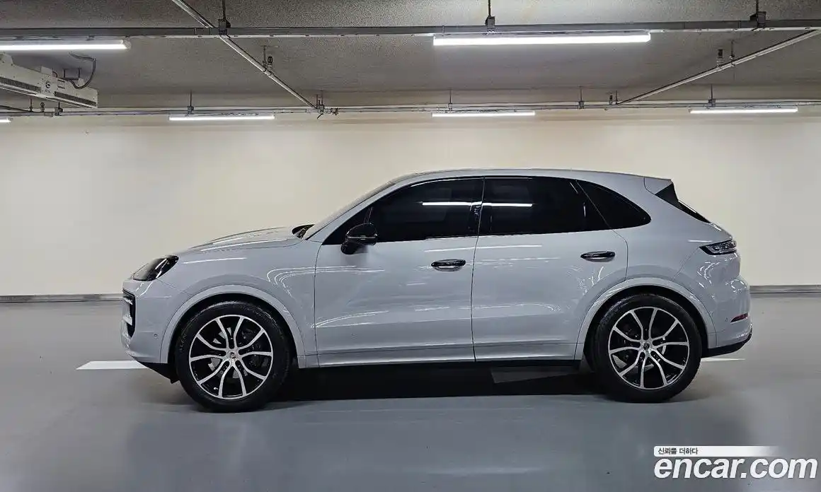 Porsche Cayenne 2024 3.0 Автомат в Москве № 213038, фото 4