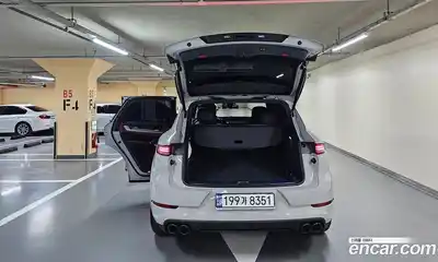 Porsche Cayenne 2024 3.0 Автомат в Москве № 213038, миниатюра 9