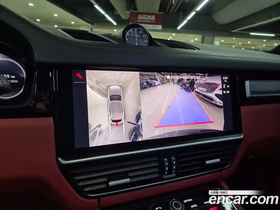 Porsche Cayenne 2023 3.0 Автомат в Москве № 213171, фото 13