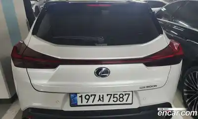 Lexus UX 2024 2.0 Автомат в Москве № 214801, миниатюра 2