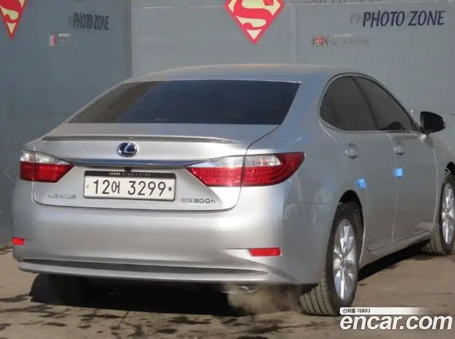 Lexus ES 2014 2.5 Автомат в Москве № 214866, фото 3